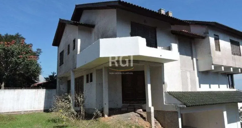 Casa para venda - 300m², 5 dormitórios, sendo 3 suites, 5 vagas - teresópolis