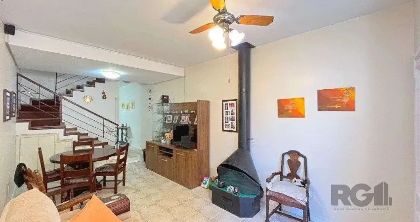 Casa em condomínio fechado com 3 quartos à venda na Avenida Arnaldo Bohrer, --, Teresópolis, Porto Alegre