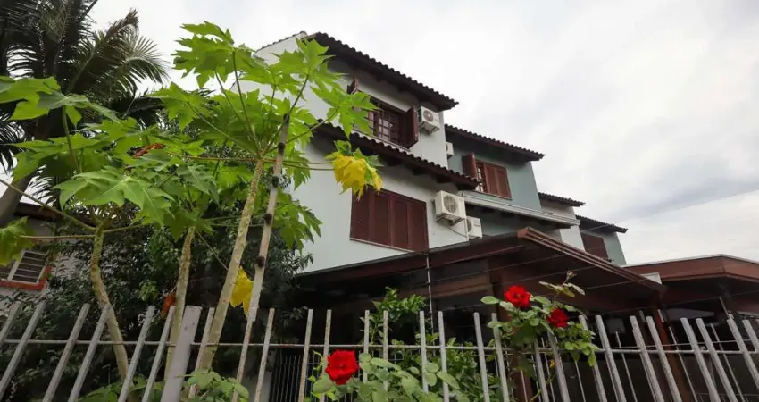 Casa à venda no bairro Jardim Itu em Porto Alegre/RS