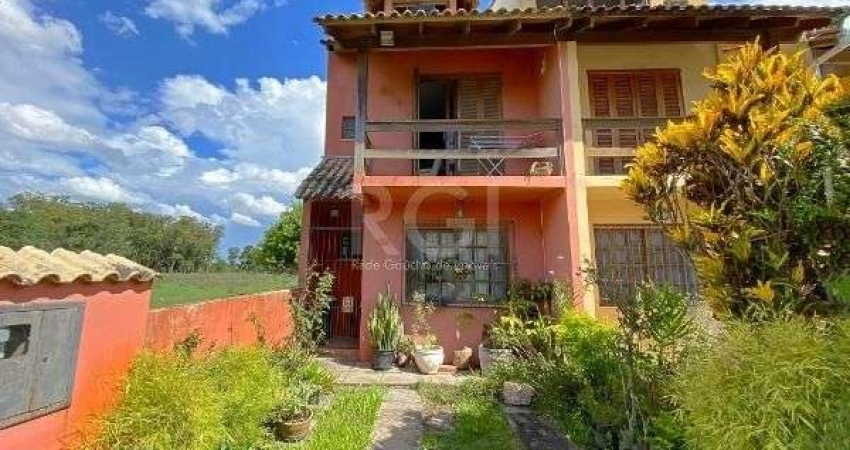 Casa em Porto Alegre, no bairro Hípica, com 2 dormitório(s), e 2 banheiros, à venda.