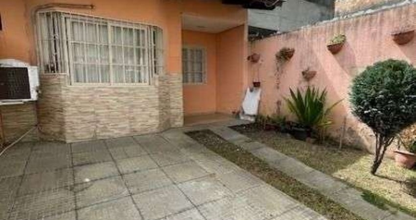 Casa em Porto Alegre, no bairro Hípica, com 2 dormitório(s), e 2 banheiros, à venda.