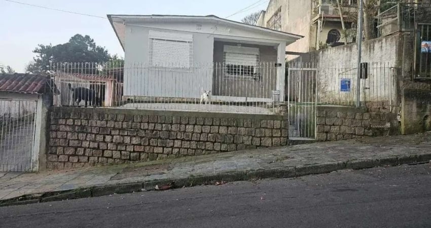 Casa com 02 dormitórios com 02 vagas de garagem