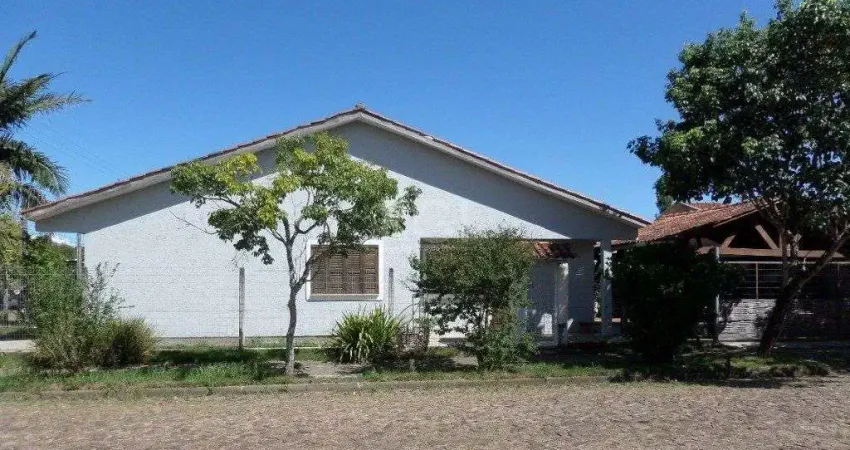 Casa na Hípica com 3 dormitórios e 2 vagas