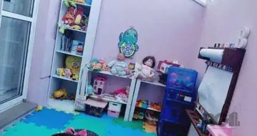 Casa em Condomínio Fechado com 02 dormitórios no Bairro Santa Tereza