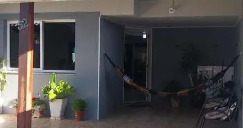 Casa com 3 quartos à venda na Rua José Antônio Chaise, --, Hípica, Porto Alegre