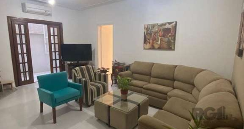 Apartamento térreo de 87m², 3 dormitórios no bairro Petrópolis