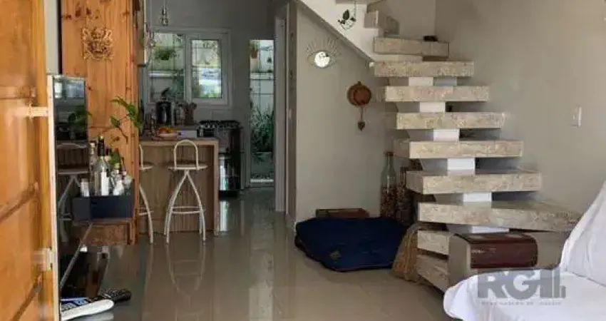 Casa em condomínio 69m² - 2 dormitórios suítes, 1 vaga no bairro Cavalhada