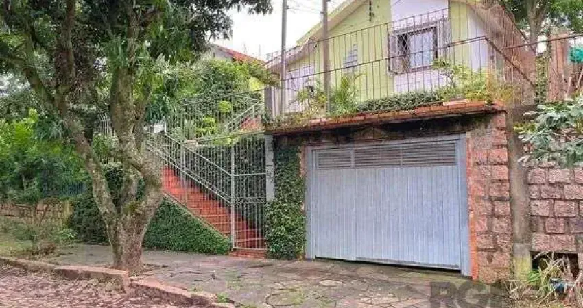 Casa em Porto Alegre, no bairro Cavalhada, com 4 dormitório(s), e 4 banheiros, à venda.