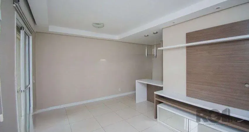Apartamento com 3 dormitórios, 1 vaga escriturada e pátio privativo no Bairro Humaitá