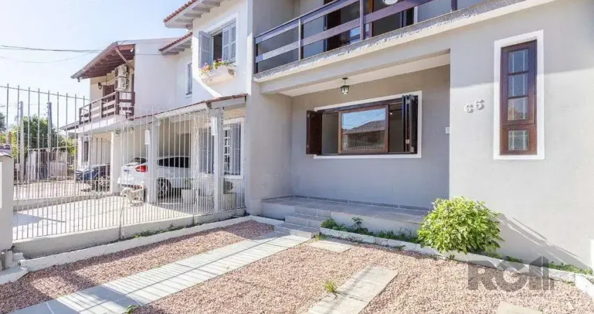 Casa 103m² - 3 dormitórios, 1 suíte, piscina, 2 vagas no bairro Hípica