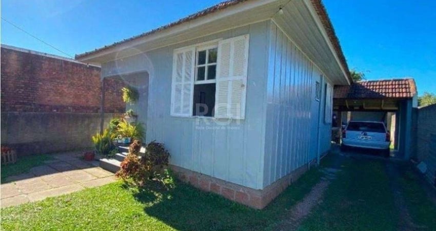 Casa para Venda - 97m², 2 dormitórios, 3 vagas - Belém Novo