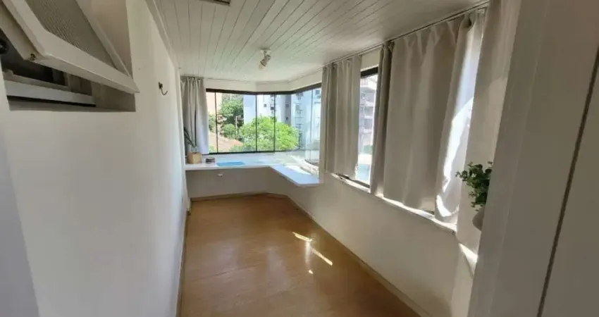 Apartamento de 1 dormitório com 1 vaga de garagem no bairro rio branco