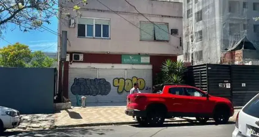 Apto de 02 dorm na João Wallig, 01 lance de escada, de frente