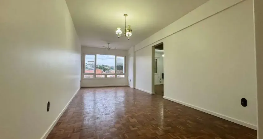 Apartamento com 2 dormitórios, dependência e 1 vaga no bairro menino deus