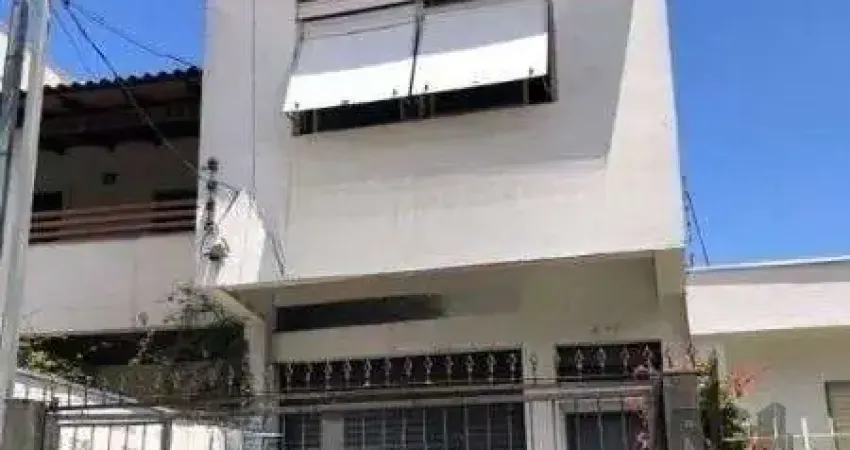 Casa sobrado no Menino Deus