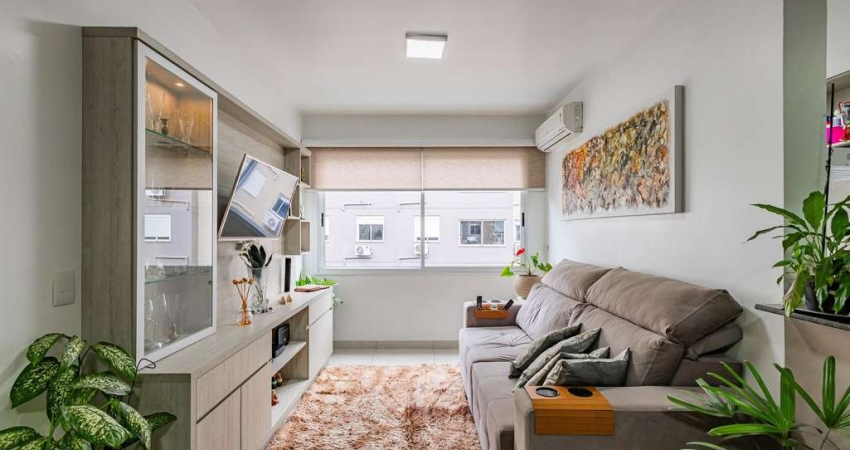 VENDA- Apartamento com 2 dormitórios sendo 1 suite, churrasqueira e vaga- Menino Deus, Porto Alegre