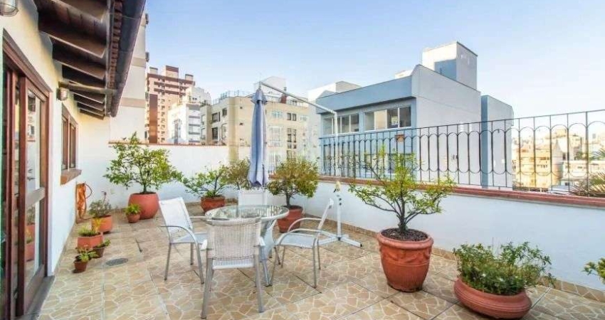 Cobertura de 3 dormitórios, sendo 1 suíte, e 2 vagas no bairro Santa Cecilia.