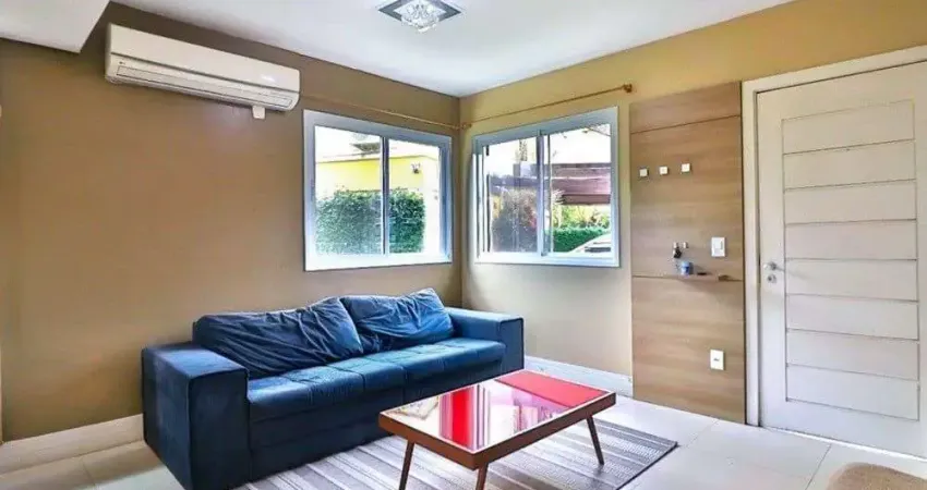 Casa em condomínio fechado com 3 quartos à venda na Rua Vicenza, --, Mário Quintana, Porto Alegre