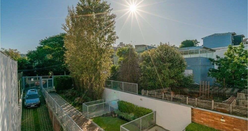 Casa com 2 quartos à venda na Rua Oscar Schneider, --, Medianeira, Porto Alegre