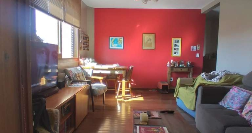 Apartamento 2 dormitórios, lareira, churrasqueira, 2 vagas garagem, no Bairro Tristeza em Porto Alegre/RS