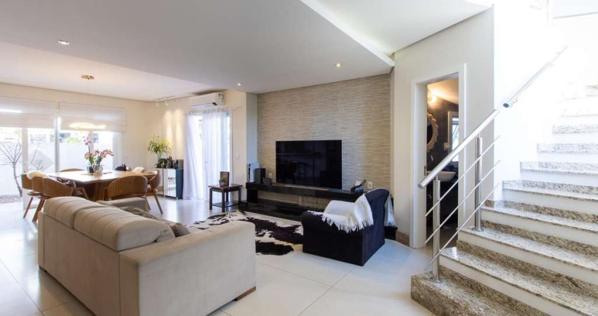 Casa em condomínio fechado com 3 quartos à venda na Rua Carlos Maximiliano Fayet, --, Hípica, Porto Alegre