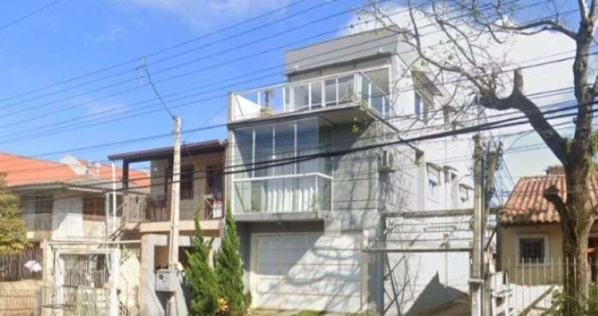 Sobrado de Alto Padrão na Vila Nova – 3 Dormitórios e 170 m² de Conforto e Estilo!