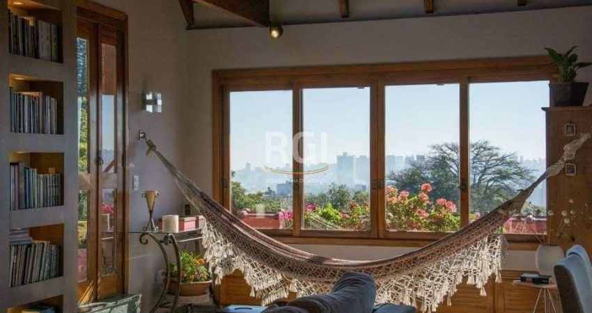 Casa Condominio para Venda - 381.19m², 3 dormitórios, sendo 1 suites, 2 vagas - Menino Deus