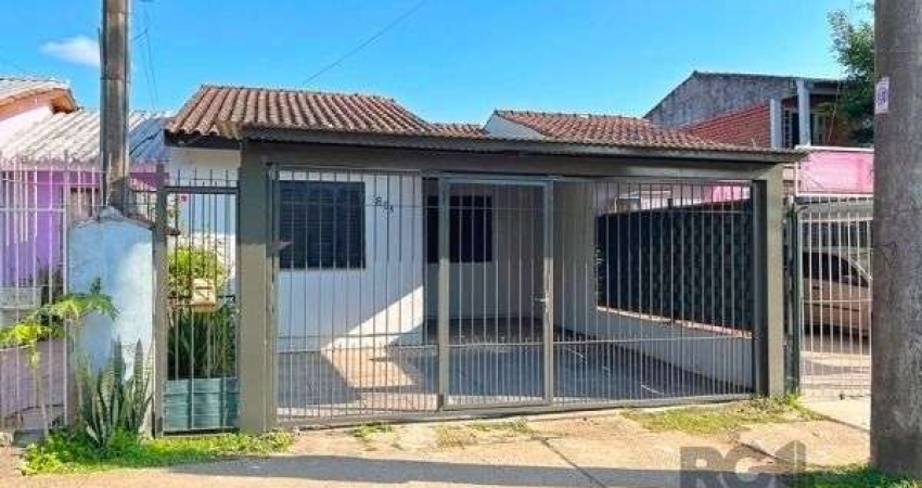 Casa em Porto Alegre, no bairro Restinga, com 2 dormitório(s), e 2 banheiros, à venda.