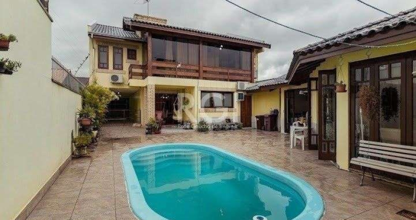 Casa para Venda - 304m², 4 dormitórios, sendo 1 suites, 3 vagas - Jardim Lindóia