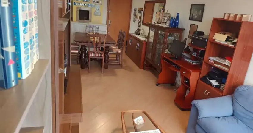 Apartamento de 2 dormitórios, na zona sul de Porto Alegre, semi-mobiliado, churrasqueira e box escriturado.