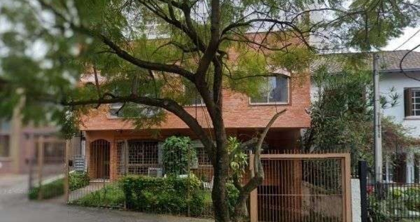 Apartamento de 3 dormitórios e vaga no bairro Petrópolis