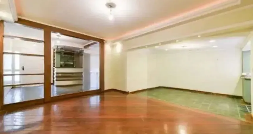 Casa térrea com piscina, jardim e 3 dormitórios Jardim Botanico