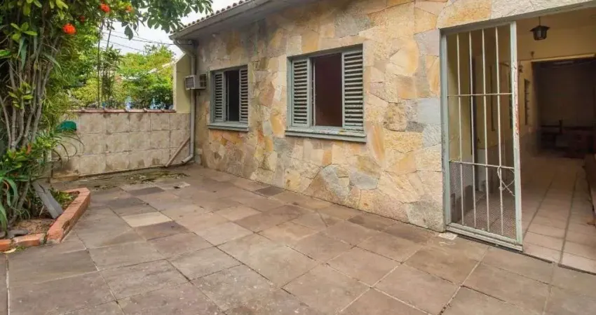 Casa com 3 dormitórios, 1 vaga e 74m² no bairro Cristo Redentor