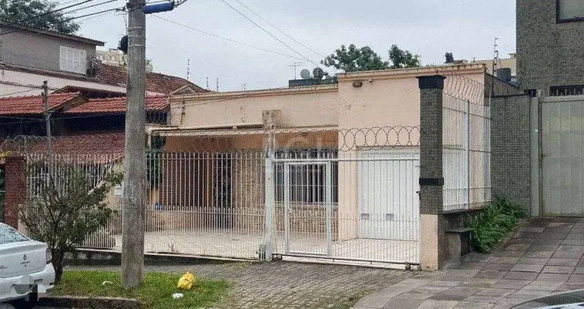 Casa com 4 quartos à venda na Rua Miguel Couto, --, Menino Deus, Porto Alegre