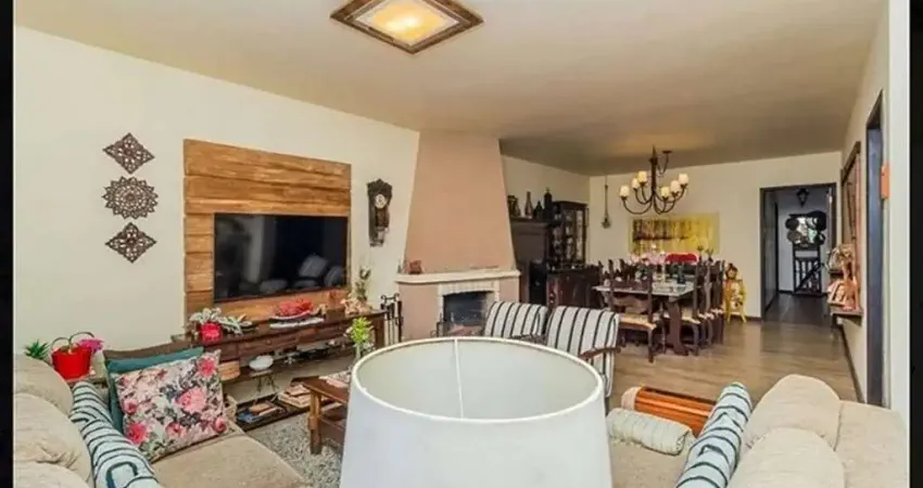 Casa com 3 quartos à venda na Rua Ítalo Brutto, --, Espírito Santo, Porto Alegre