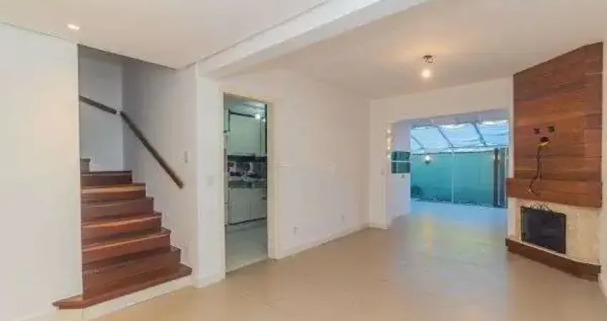 Casa em condomínio fechado com 3 quartos à venda na Rua Pirajá, --, Ipanema, Porto Alegre