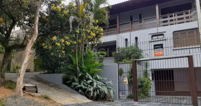 Casa para venda - 204.81m², 4 dormitórios, sendo 1 suites, 2 vagas - cristal
