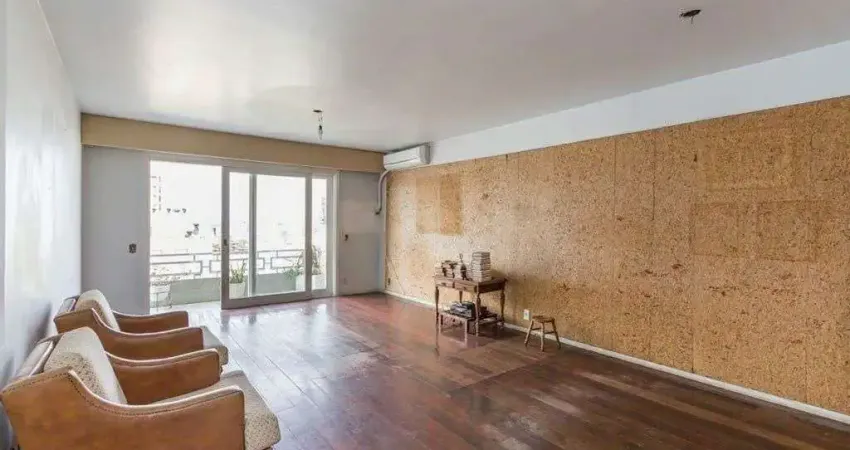 Vende-se ampla cobertura com 3 quartos (1 suíte), 283m² e 2 vagas - petrópolis