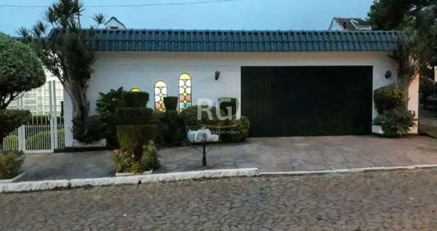 Casa com 3 quartos à venda na Rua Itaúna, --, Sarandi, Porto Alegre