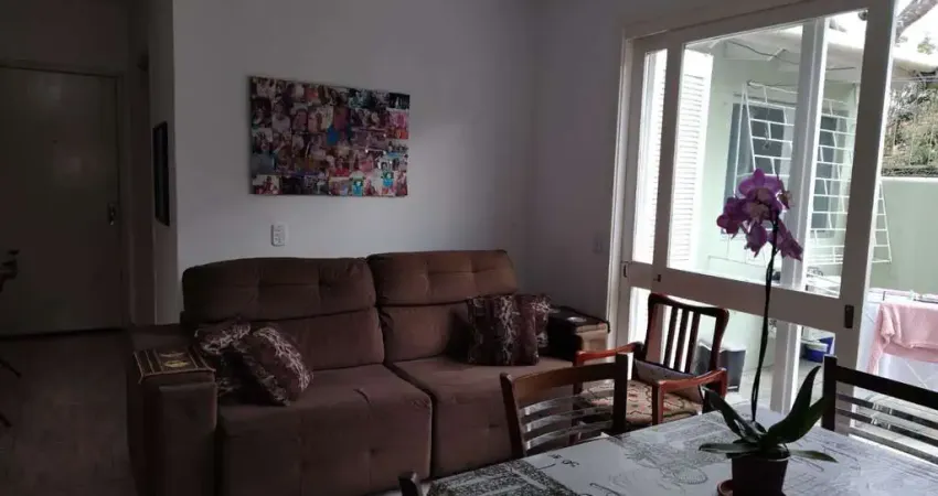 Apartamento garden, 2 dormitórios, 1 suíte, e 1 vaga de garagem coberta.