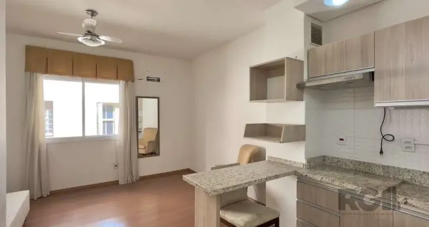 Studio semimobiliado com vaga de garagem no centro histórico