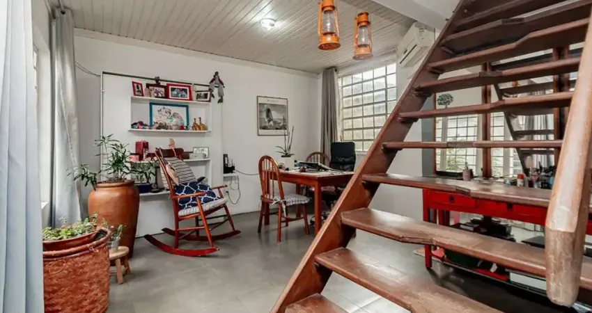 Casa com 3 quartos à venda na Rua Arnaldo Ballve, --, Jardim Itu Sabará, Porto Alegre