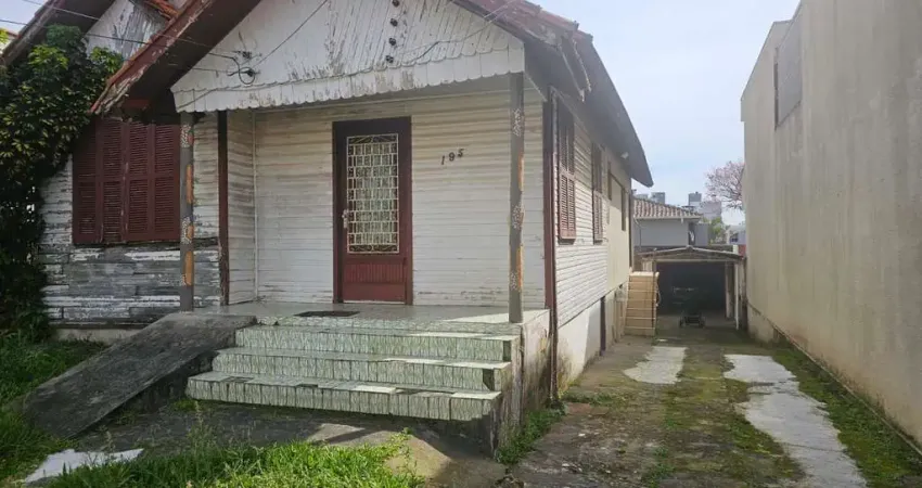 Terreno à venda na Rua Somália, --, Vila Ipiranga, Porto Alegre