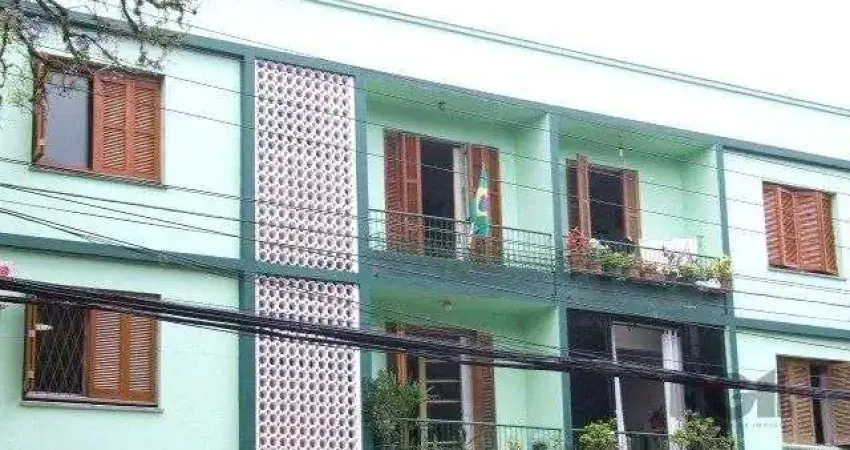 Apartamento de 2 dormitórios, mais 1 quarto de empregada, próximo a av. teresópolis