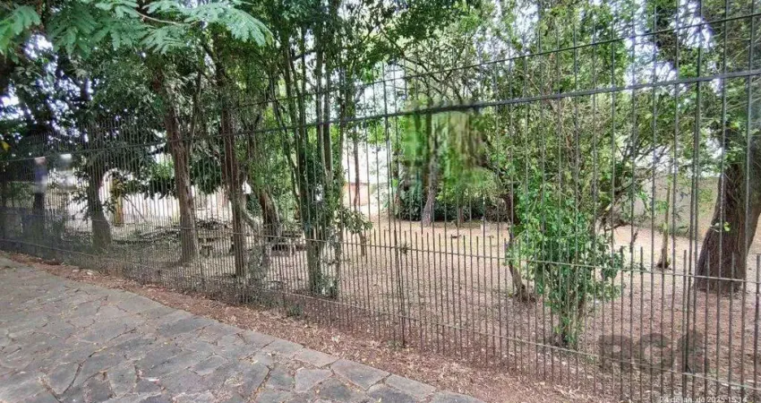 Terreno plano com 24,90m de frente, localizado no bairro serraria.