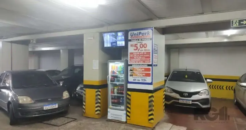 Vende pavilão, garagem de estacionamento para 100 carros, 2.400m² com salas para escritórios e depósito no centro de porto alegre