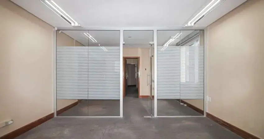 Sala comercial à venda na Avenida Benjamin Constant, --, São João, Porto Alegre