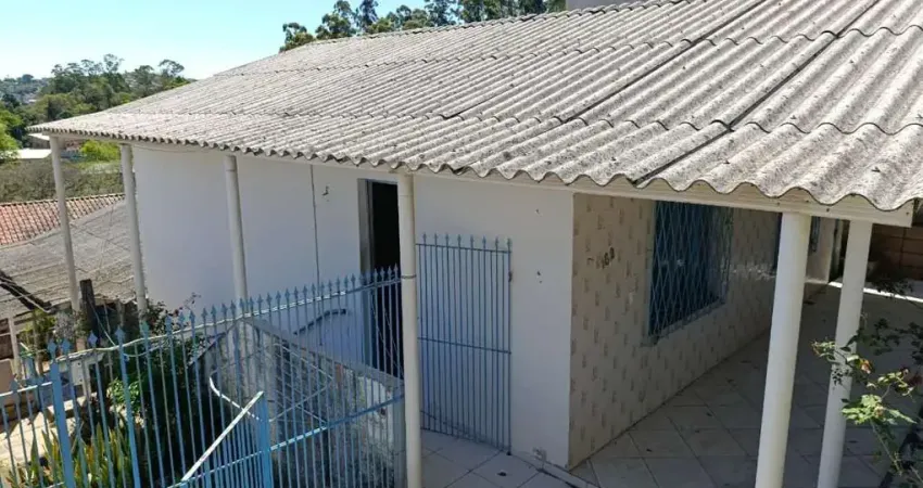 Amplo terreno com 2 e 3 casas no bairro jardim carvalho em porto alegre/rs. excelente oportunidade para moradia ou investimento!