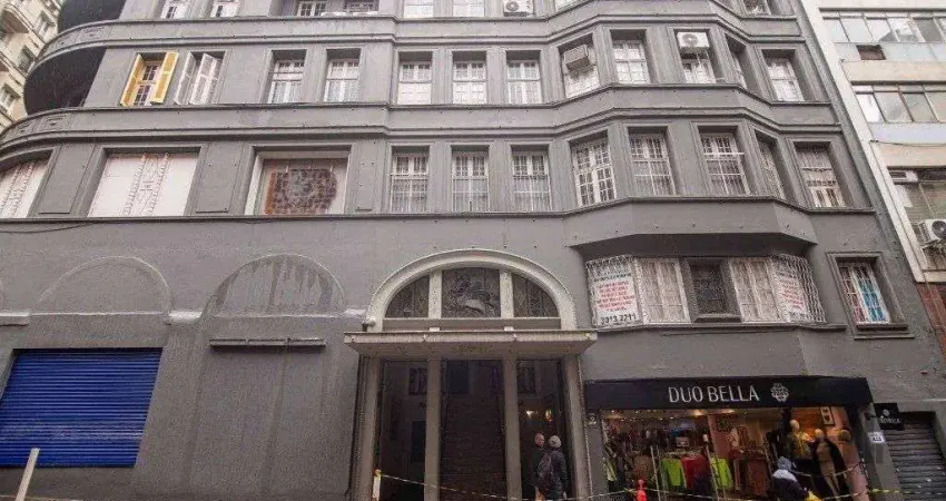 Sala comercial à venda na Rua Vigário José Inácio, --, Centro Histórico, Porto Alegre