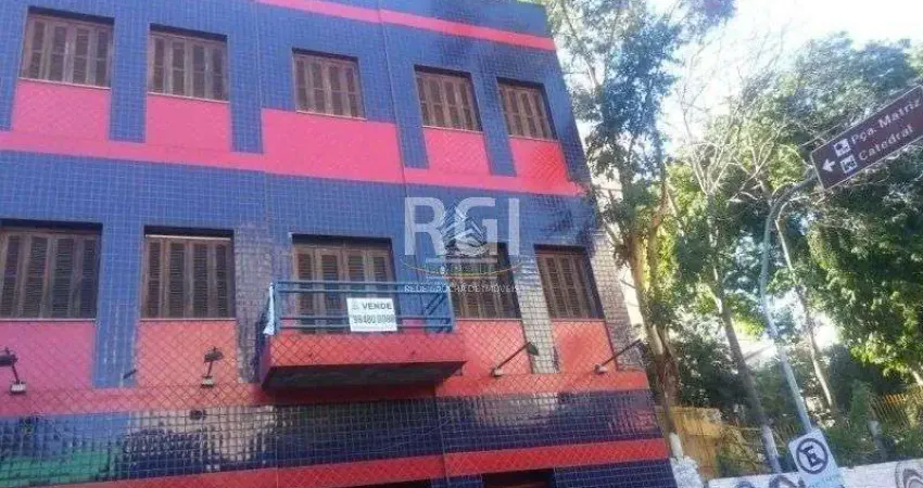 Predio comercial e residêncial com 283m² no centro histórico